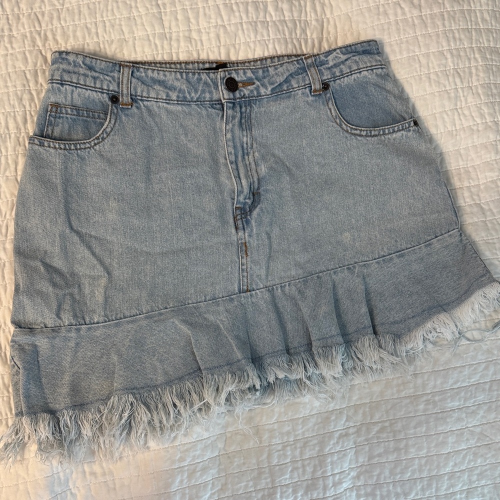Romeo & Juliet Couture Light Blue Denim Frayed Hem Mini Skirt